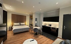 City-Studio Im Innenhof Mit Boxspring-Bett Und Community-Raum